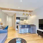 Modern Apartment Champs Elysees Trocadero