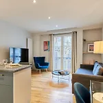 Modern Apartment Champs Elysees Trocadero